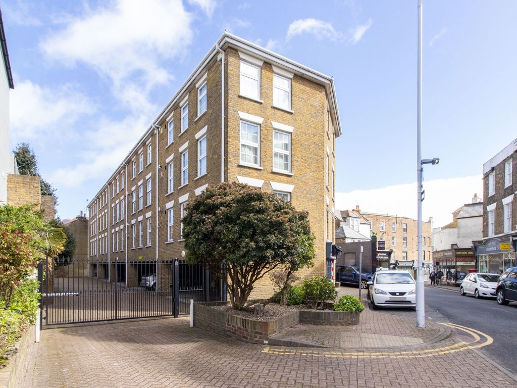 2 bed flat for sale in York Street, Broadstairs CT10, £375,000 Zoopla