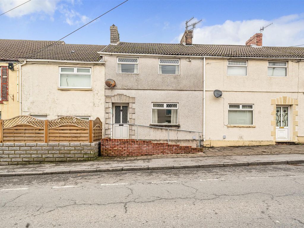 3 bed terraced house for sale in Iscoed Road, Pontarddulais, Swansea