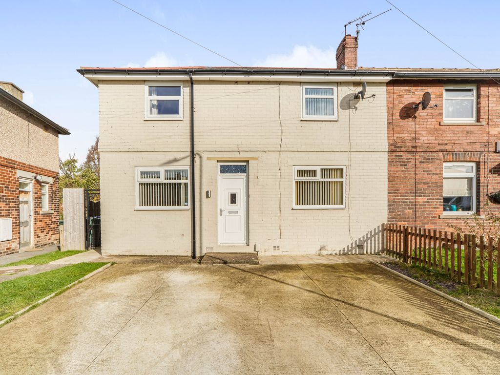 3 bed semidetached house for sale in Swain House Crescent, Bradford