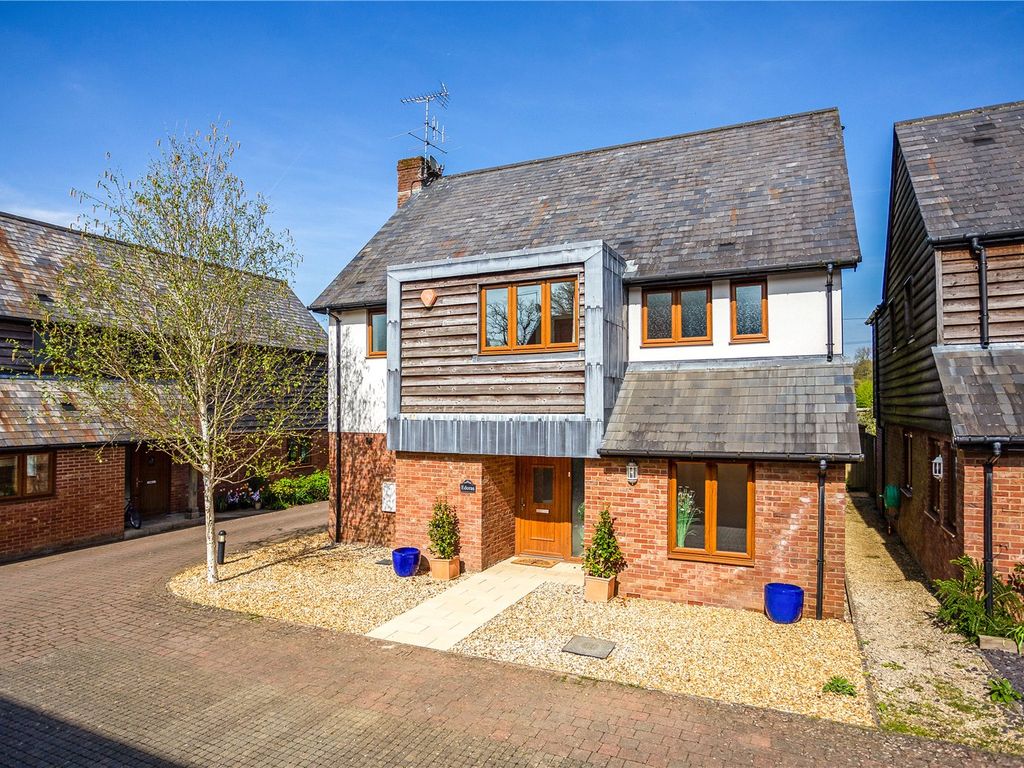 5 bed detached house for sale in Trinity Hill, Medstead, Alton
