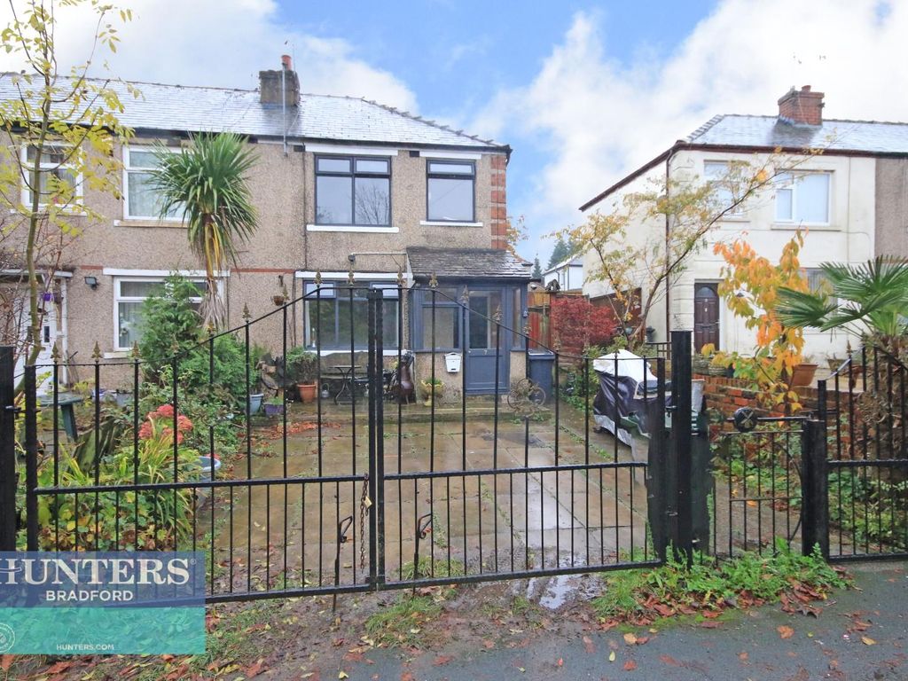 3 bed end terrace house for sale in Nevill Grove, Bradford BD9, £130,000 Zoopla