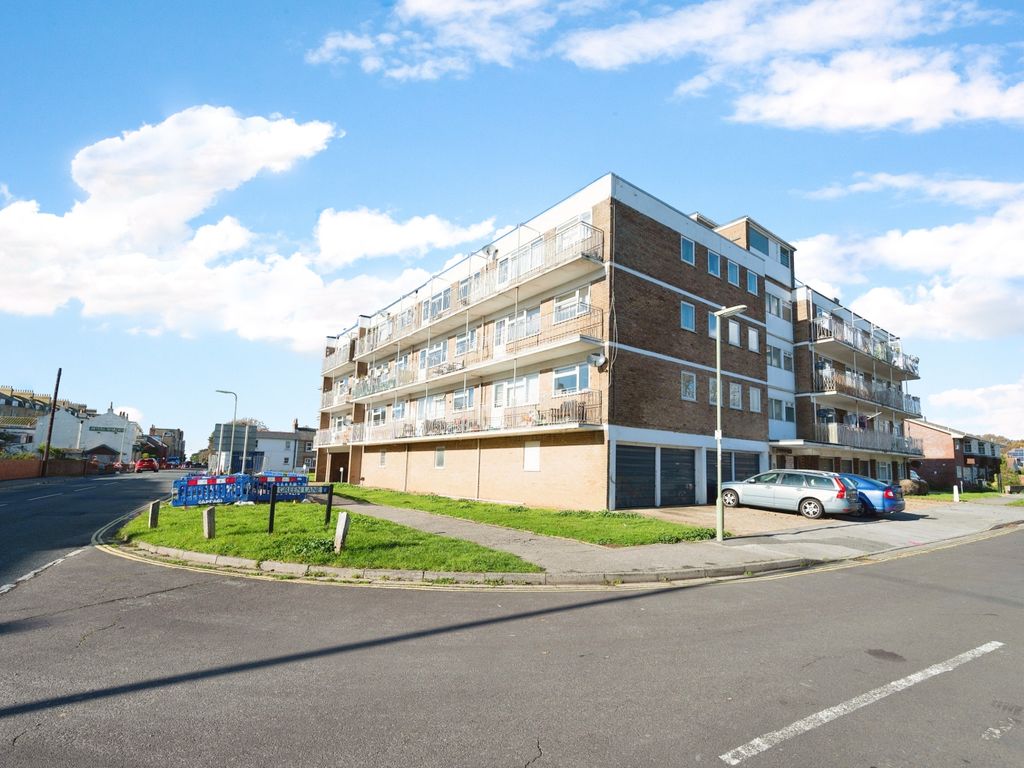 2 bed flat for sale in Nicholas Court, Green Lane, Hayling Island