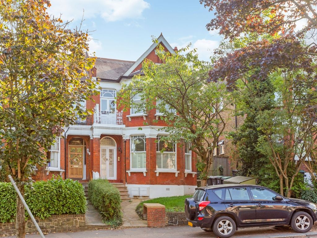 3 bed flat for sale in Colney Hatch Lane, London N10, £699,950 Zoopla