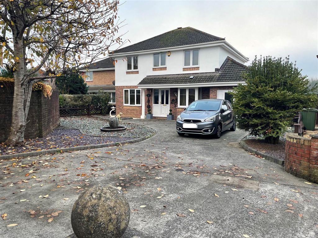 4 bed detached house for sale in Curlew Close, Llanelli SA15 Zoopla