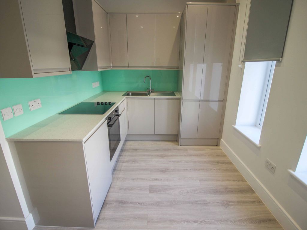 Studio to rent in Kilburn High Road, London NW6 Zoopla