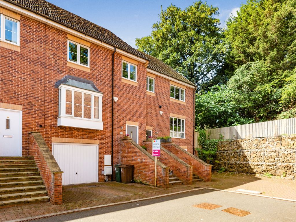 4 bed town house for sale in Redbrook Mill Close, Barnsley S75 Zoopla