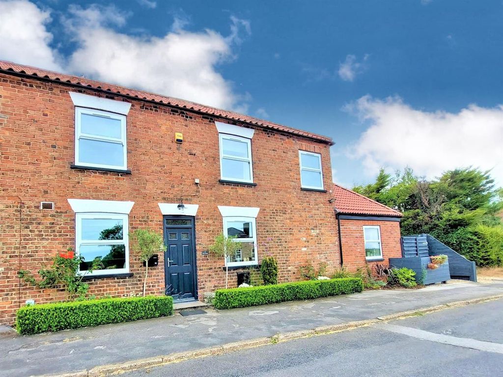 3 bed cottage for sale in Burton Constable Road, Sproatley, Hull HU11