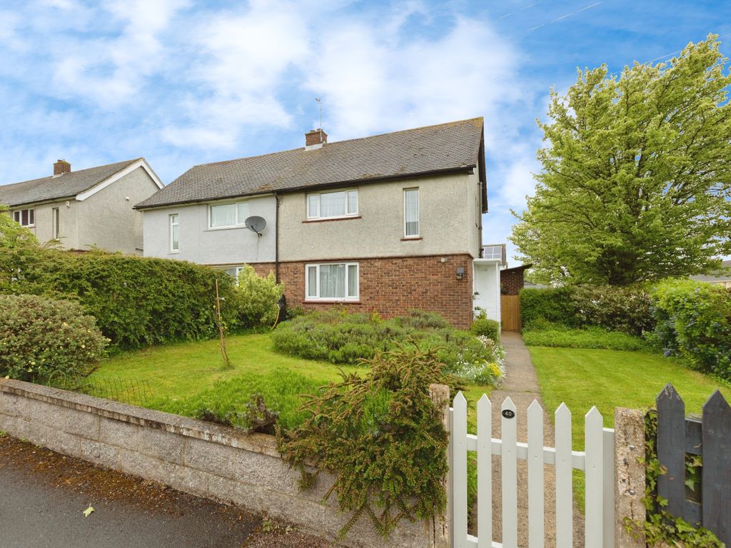 2 bed semidetached house for sale in Wilberforce Way, Gravesend, Kent