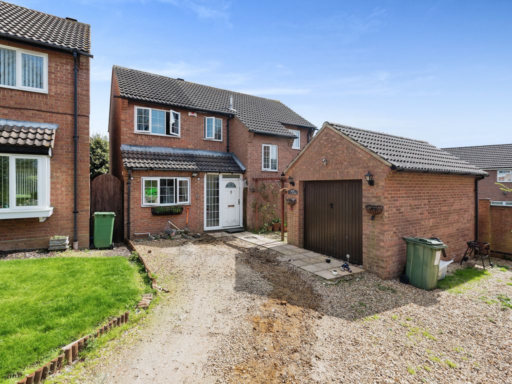 4 bed detached house for sale in Stainton Drive, Heelands, Milton