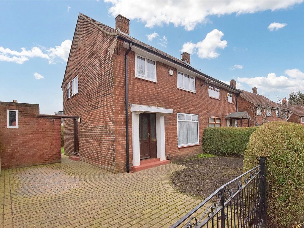 3 bed semidetached house for sale in Stonebridge Grove, Leeds, West