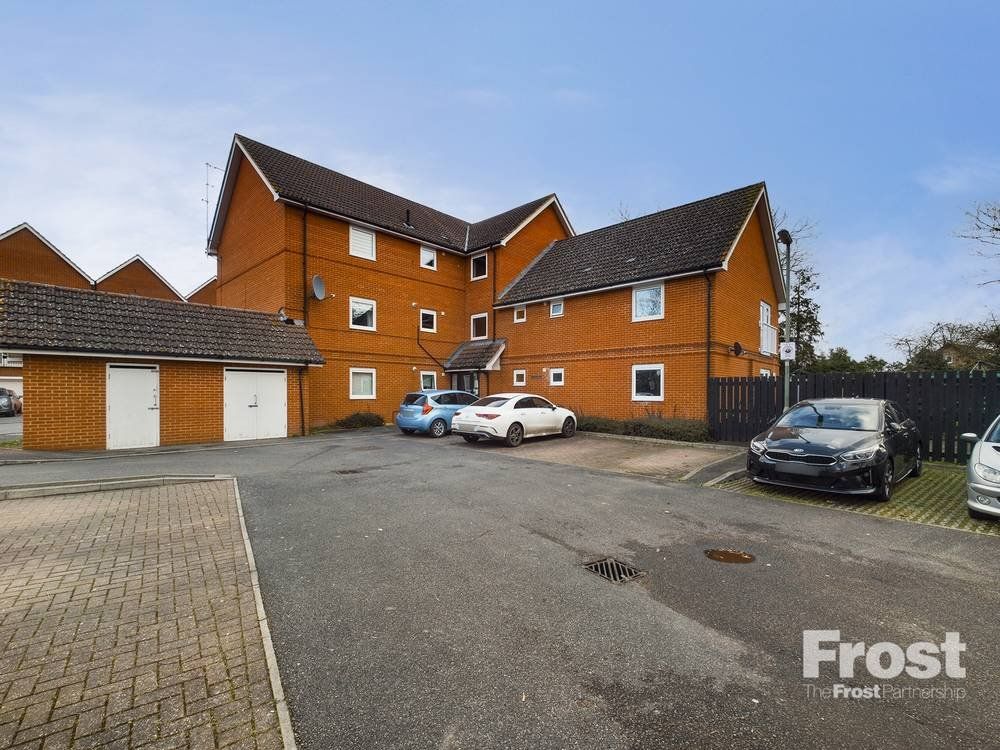 2 bed flat for sale in Victory Close, Stanwell, Middlesex TW19 Zoopla