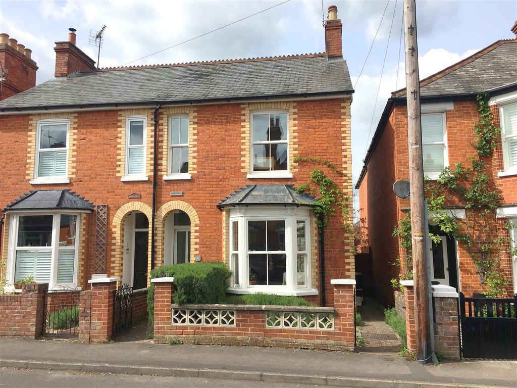 3 bed property for sale in Clifton Road, Newbury RG14 Zoopla
