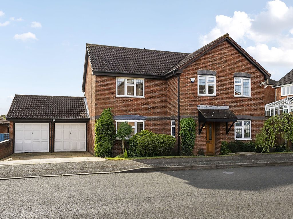 4 bed detached house for sale in Selah Drive, Swanley BR8, £750,000