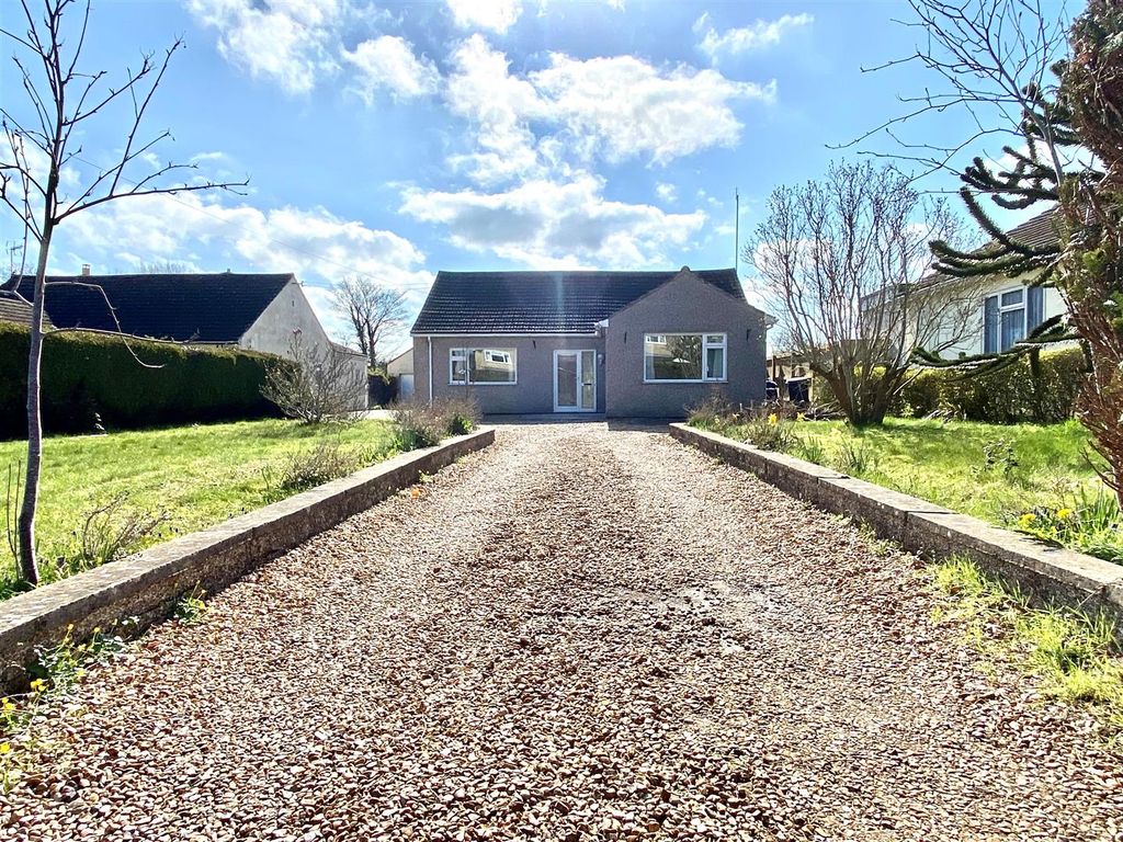 4 bed detached bungalow for sale in Blind Lane, Southwick, Trowbridge