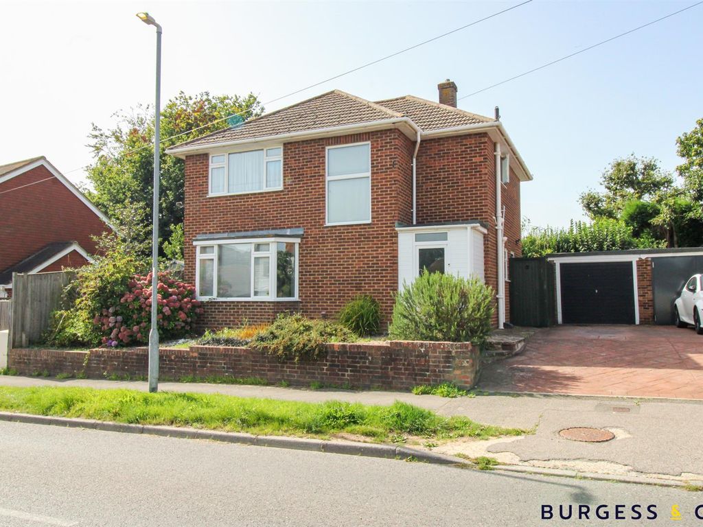 3 bed detached house for sale in Peartree Lane, BexhillOnSea TN39, £450,000 Zoopla