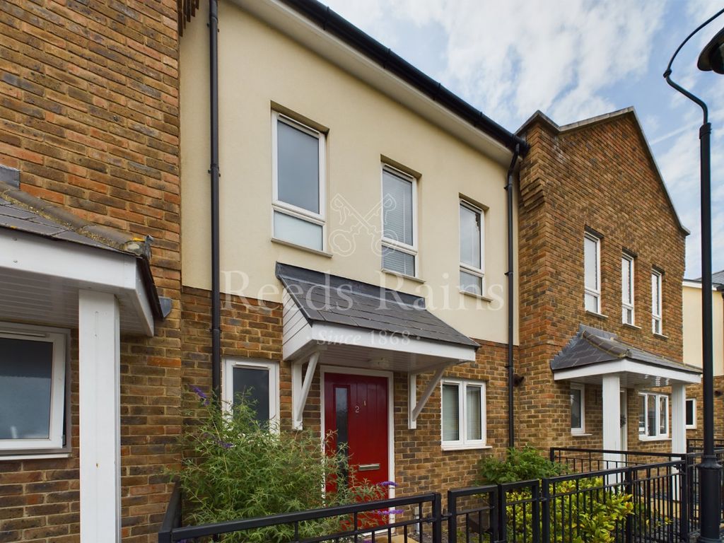 2 bed terraced house to rent in Vaughan Avenue, Greenhithe, Kent DA9, £