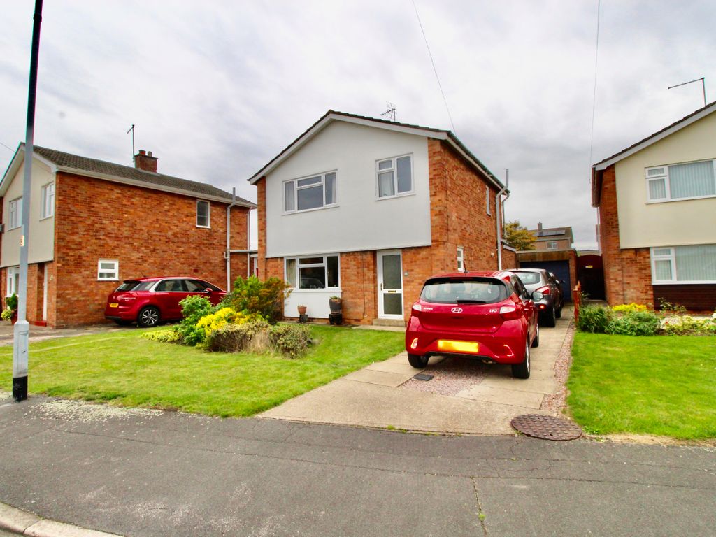 3 bed detached house for sale in Allan Avenue, Stanground, Peterborough