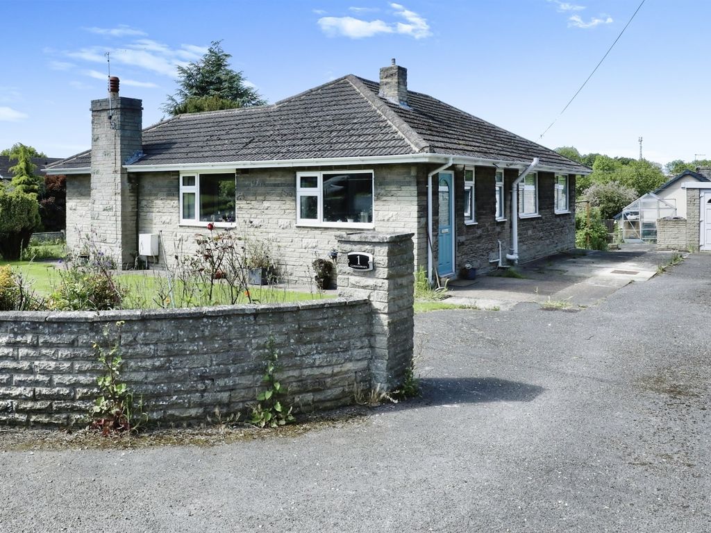 3 bed detached bungalow for sale in Walseker Lane, Harthill, Sheffield