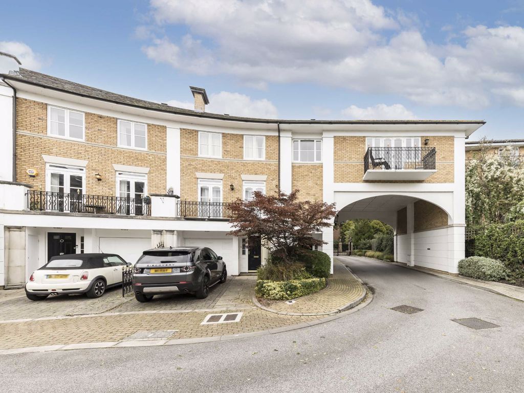 3 bed flat to rent in Thames Crescent, London W4 Zoopla