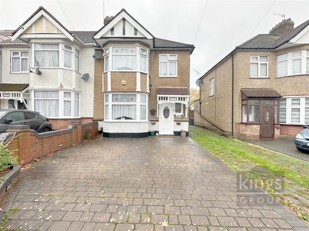3 bed end terrace house for sale in Ladysmith Road, Enfield EN1, £