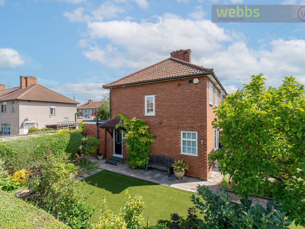 3 bed end terrace house for sale in Lindores Road, Carshalton SM5, £