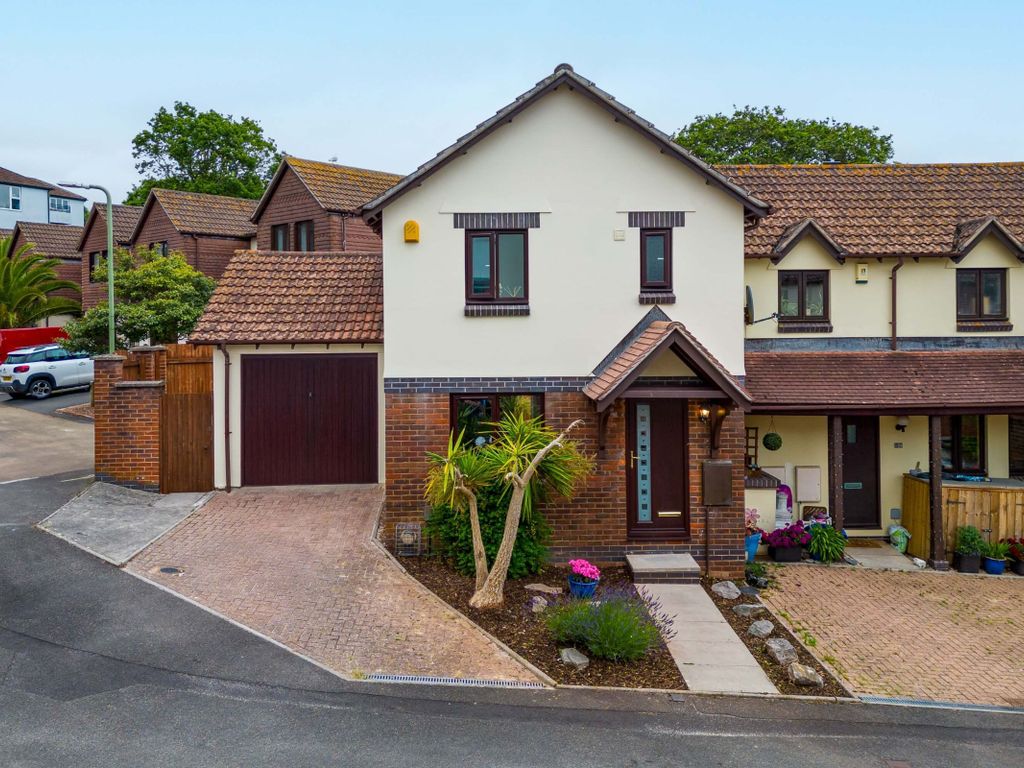 3 bed end terrace house for sale in Mariners Way, Preston, Paignton TQ3