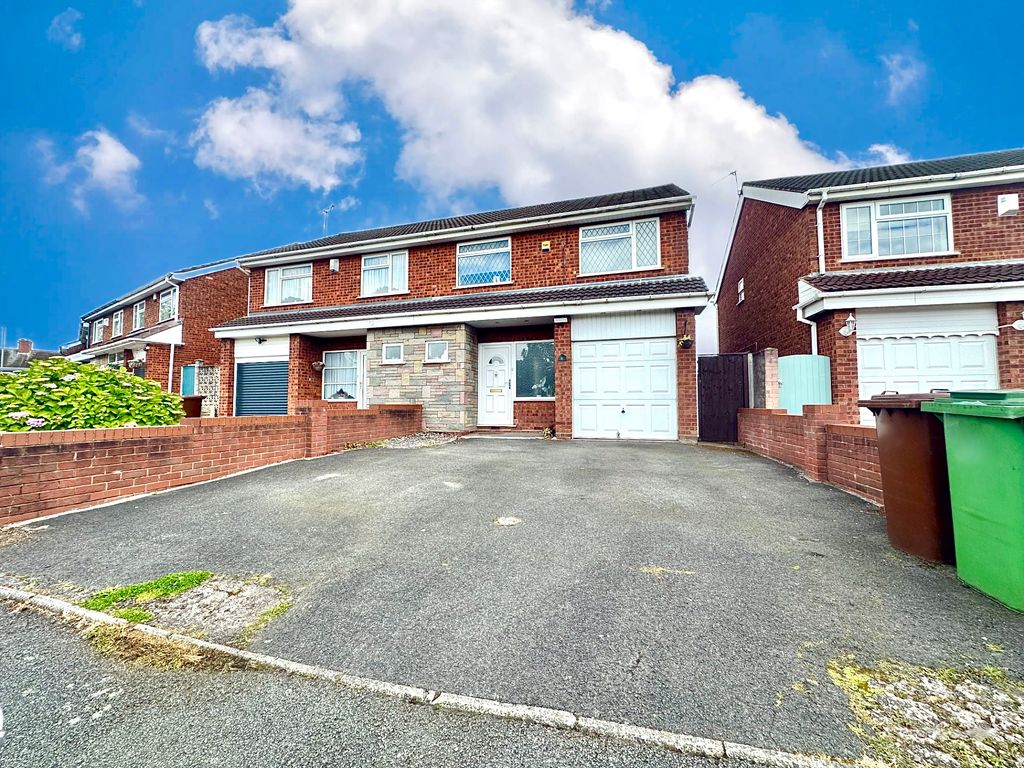 3 bed semidetached house to rent in Broadwaters Road, Wednesbury WS10