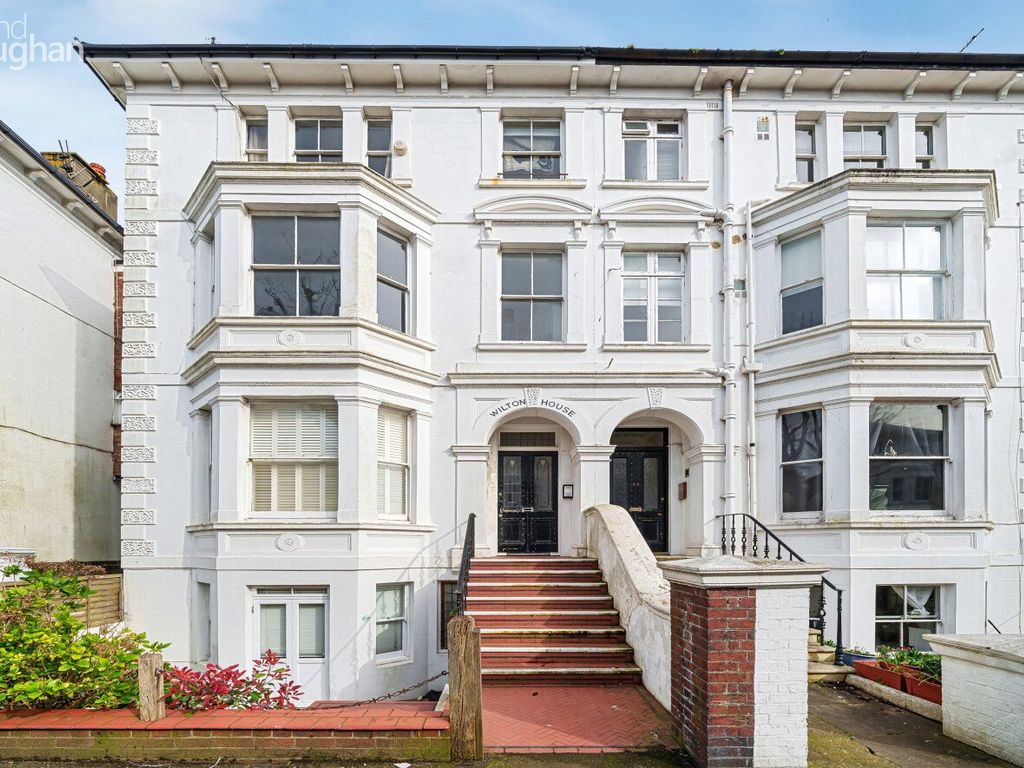 3 bed flat to rent in Ventnor Villas, Hove, East Sussex BN3, £1,650 pcm