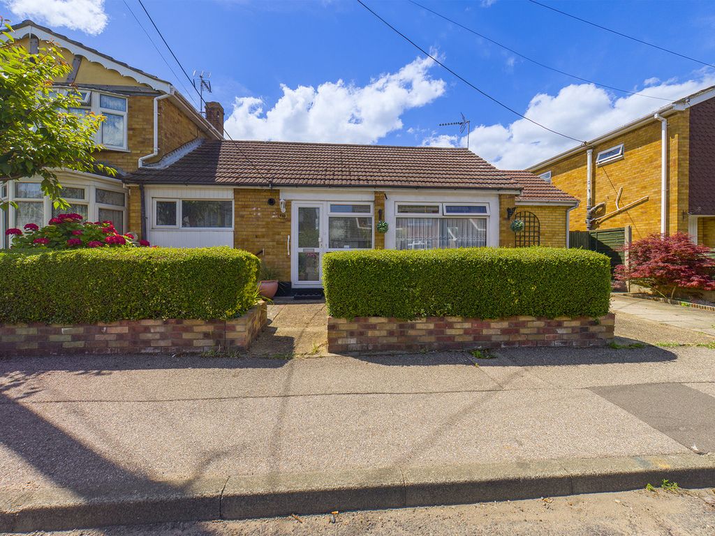 2 bed semidetached bungalow for sale in Seaview Road, Canvey Island