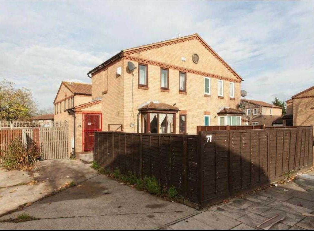 1 bed end terrace house to rent in Courtland Grove, London SE28 Zoopla