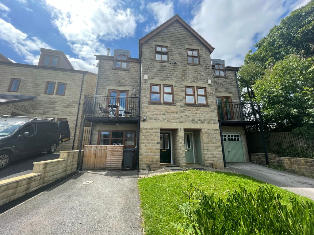 4 bed property to rent in Brambleside, Denholme, Bradford BD13 Zoopla