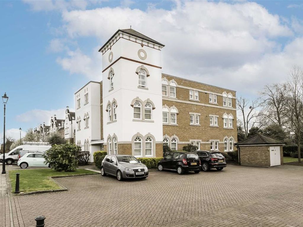 2 bed flat for sale in Admiralty Way, Teddington TW11 Zoopla