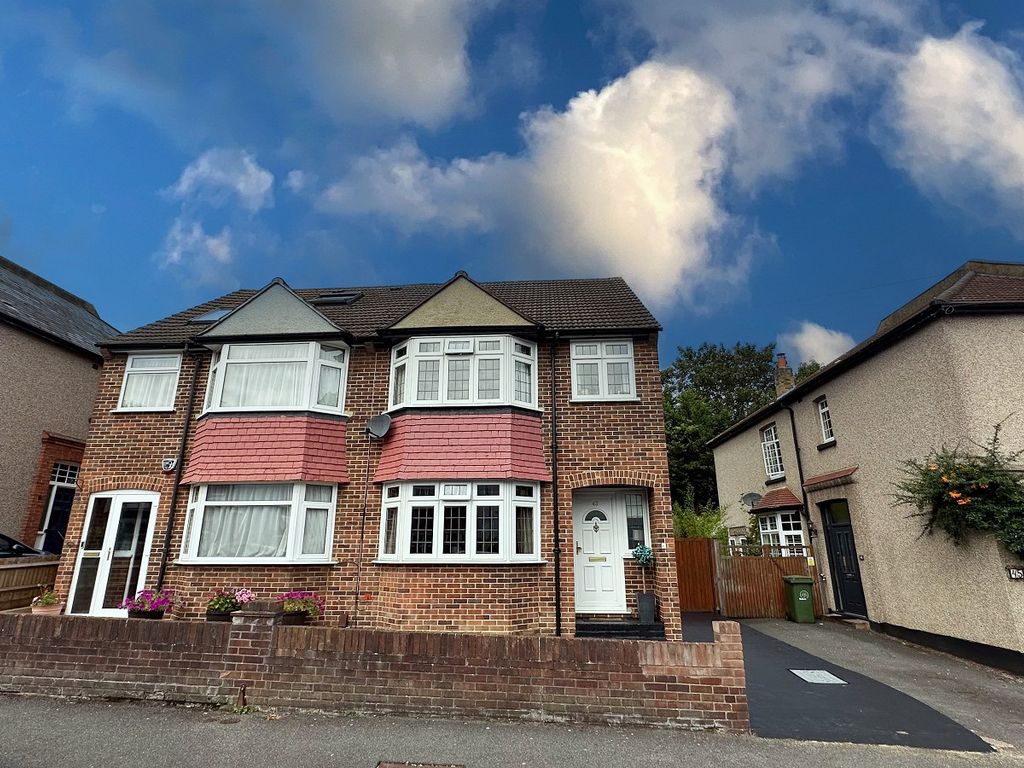 3 bed end terrace house for sale in Alma Road, Carshalton, Surrey. SM5