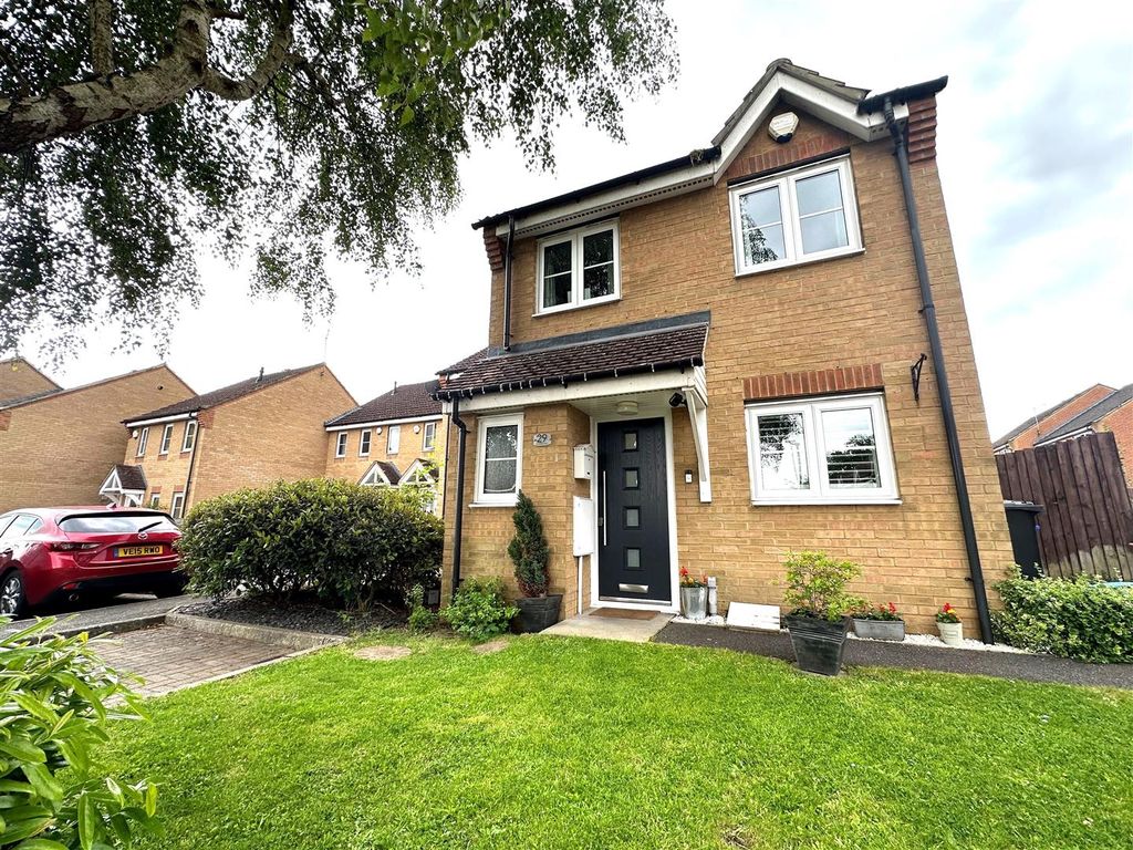 3 bed semidetached house for sale in Derwent Close, Watford WD25, £