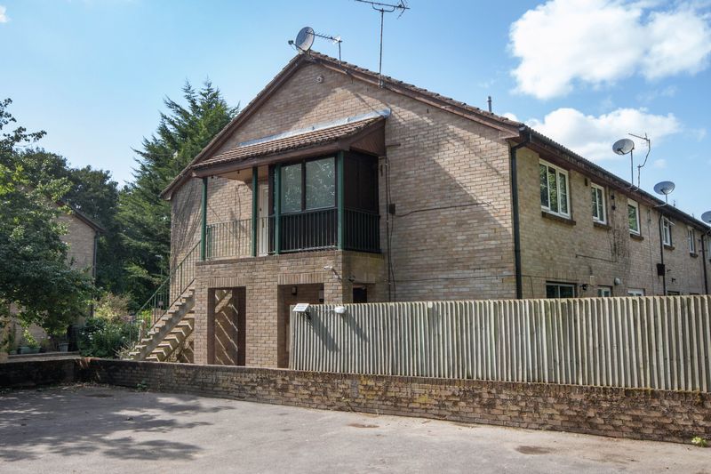 1 bed to rent in Harold Close, Totton, Southampton SO40, £