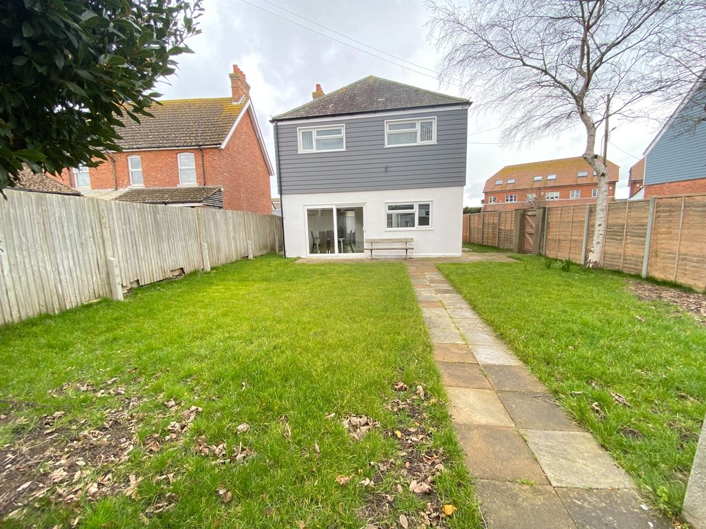 4 bed detached house for sale in Dymchurch High Street, Romney Marsh