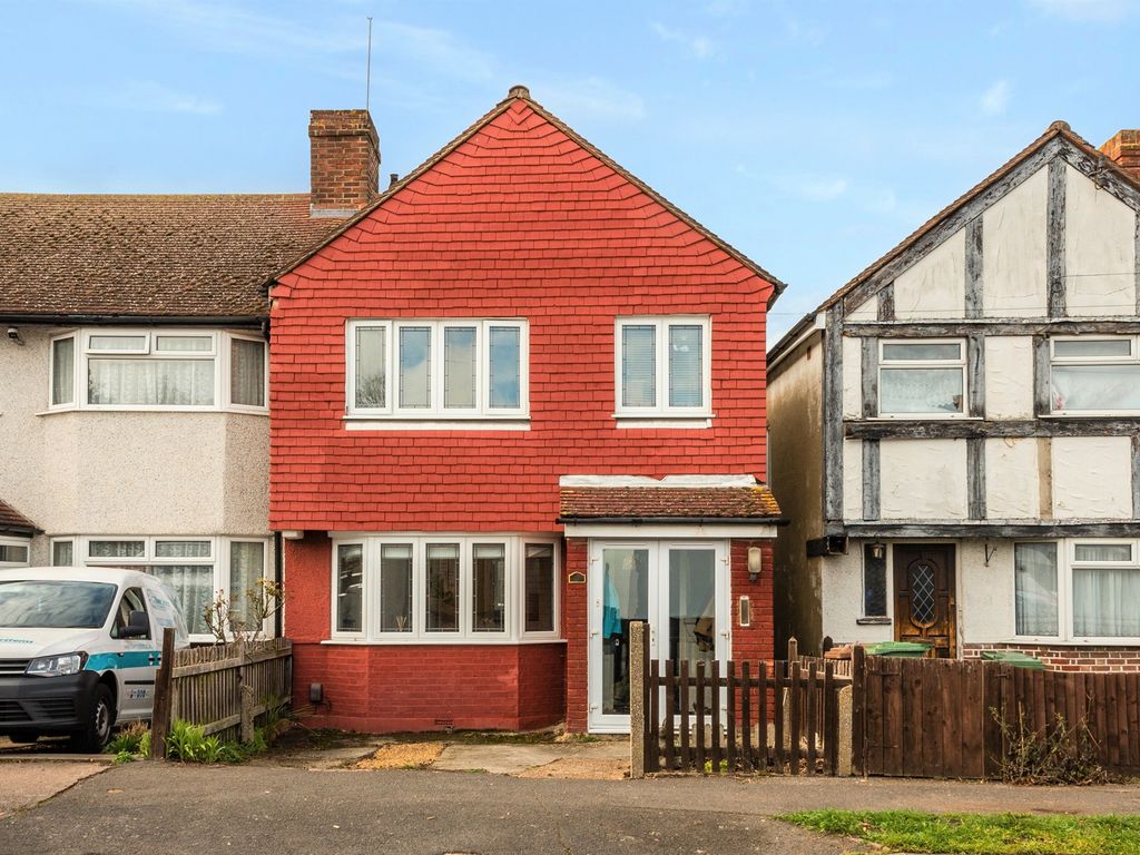 3 bed end terrace house for sale in Buckland Way, Worcester Park KT4