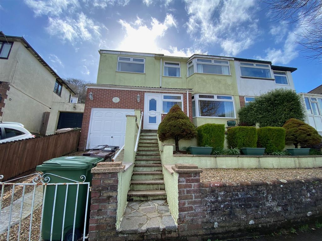 4 bed semidetached house for sale in Merafield Drive, Plympton