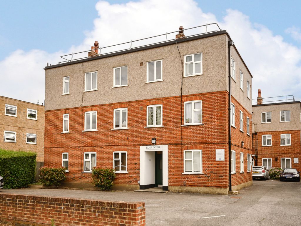 1 bed flat for sale in Montague Road, Wimbledon, London SW19, £275,000