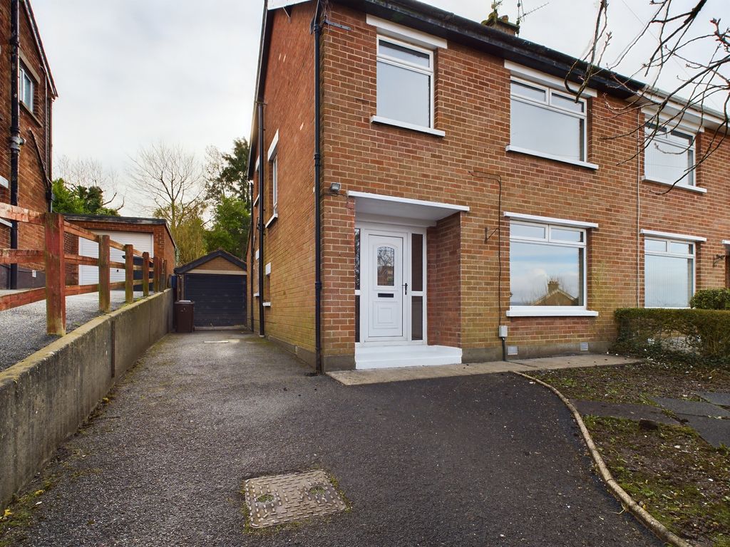 3 bed semidetached house to rent in Glendale Avenue South, Belfast BT8
