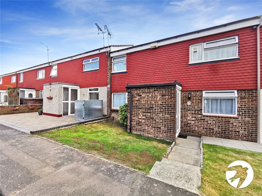 3 bed terraced house to rent in Maynard Close, Erith DA8, £1,850 pcm