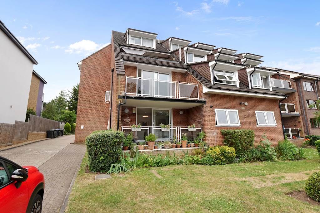 2 bed flat for sale in Albemarle Road, Beckenham BR3 Zoopla