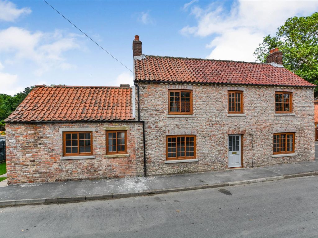 3 bed cottage for sale in High Street, Garthorpe, Scunthorpe DN17, £150,000 Zoopla