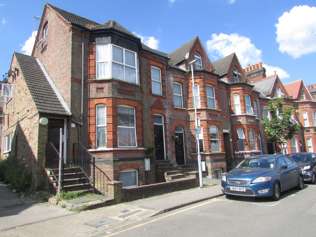 1 bed flat for sale in Alpine Terrace, Stockwood Crescent, Luton