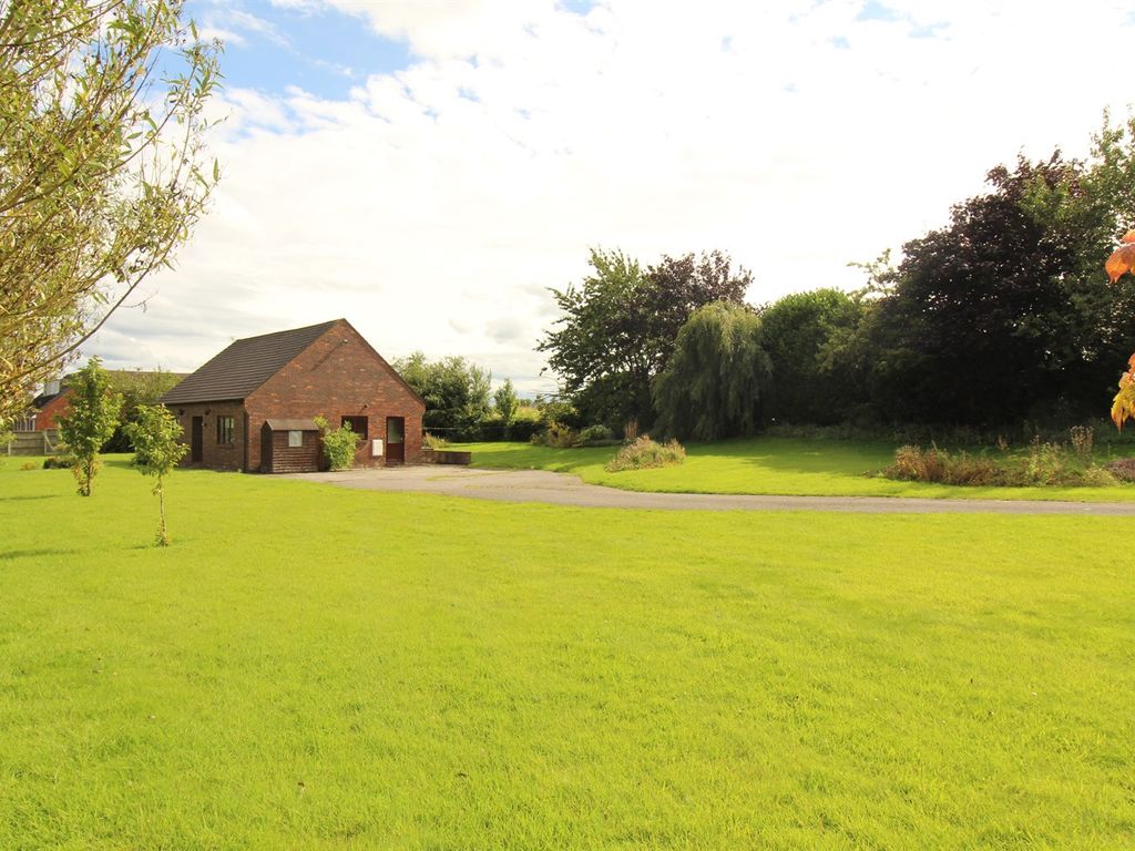 3 bed detached bungalow for sale in Northwich Road, Antrobus, Northwich