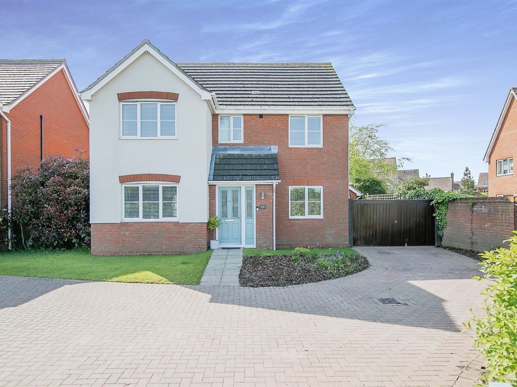4 bed detached house for sale in Mill Road, Mile End, Colchester CO4