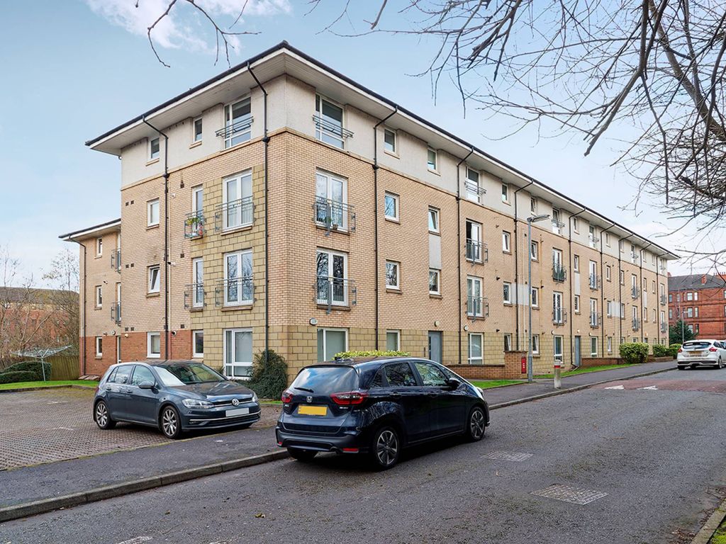 2 bed flat for sale in Greenlaw Court, Yoker, Glasgow G14, £125,000