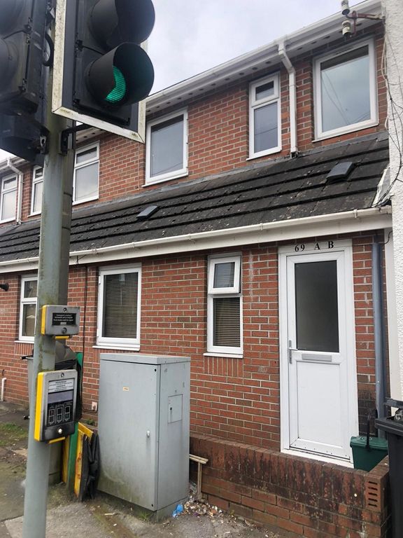 2 bed flat to rent in Neath Road, Rhos, Pontardawe, Neath And Port