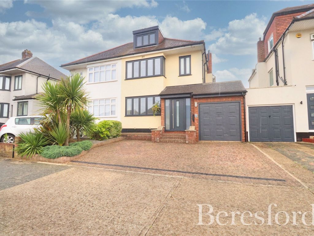 4 bed semidetached house for sale in Ayr Way, Rise Park RM1 Zoopla