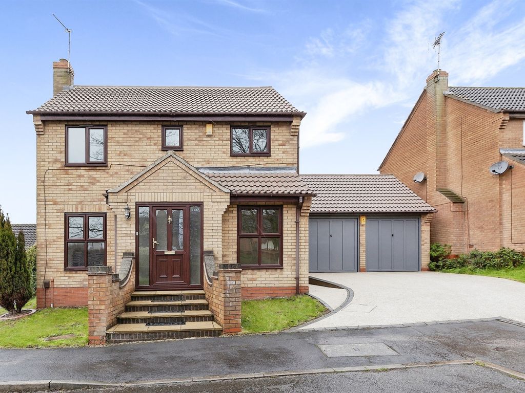 4 bed detached house for sale in Crosswood Close, Loughborough LE11